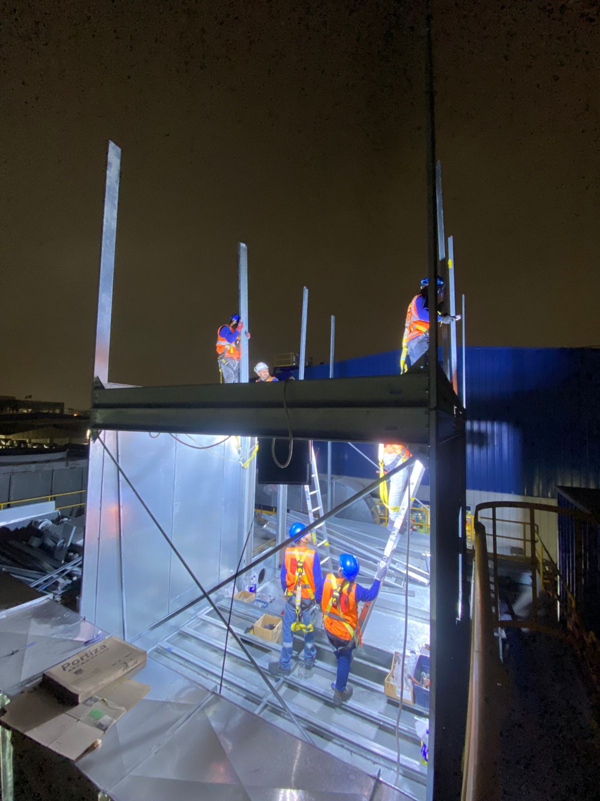 Montaje técnico nocturno